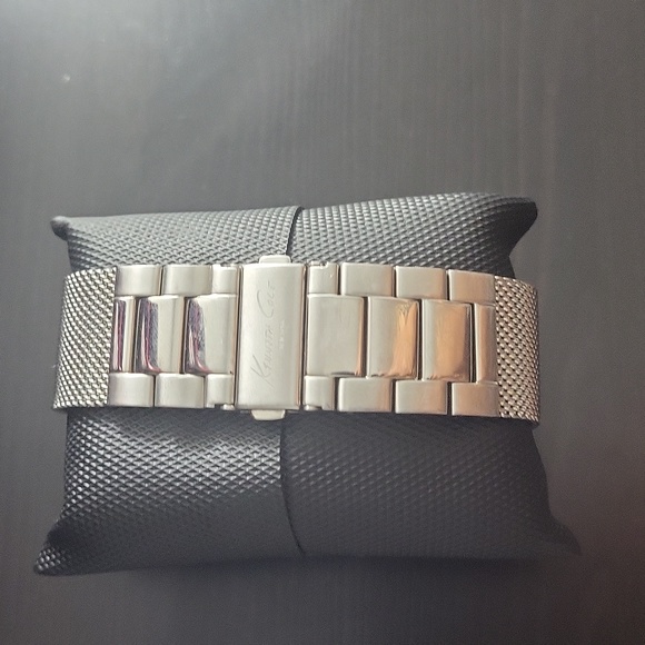 Kenneth Cole watch - Picture 2 of 2